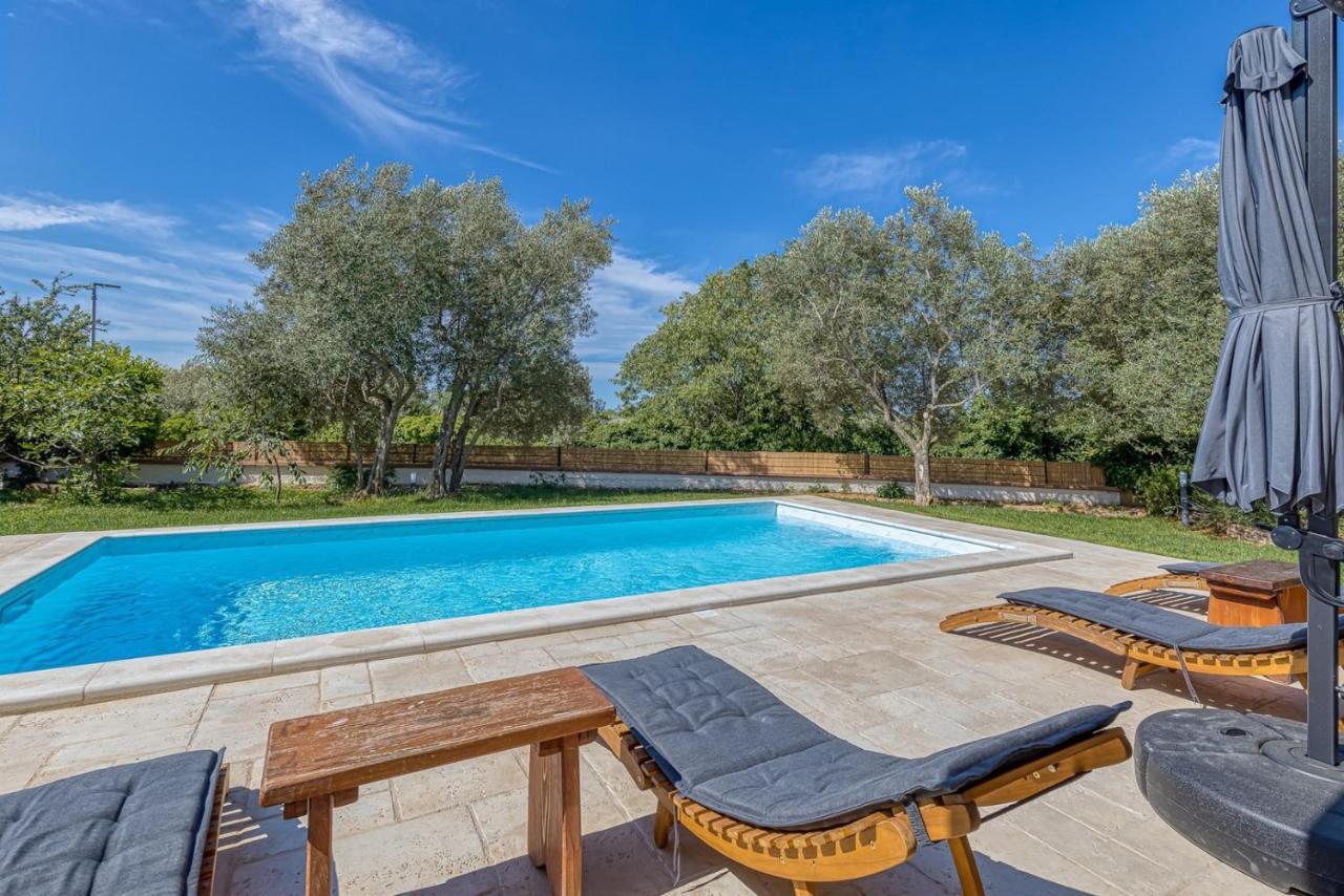 Villa Agatta With Private Pool Smoljanci Esterno foto